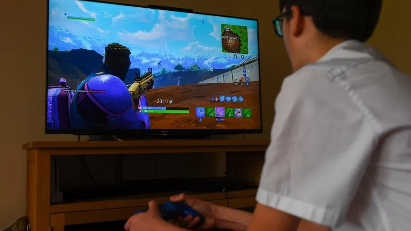 Adolescent de 16 ani, înjunghiat chiar de sora sa pentru că făcea zgomot când se juca pe PlayStation - Foto: Profimedia images - Caracter ilustrativ