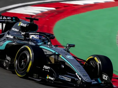 George Russell pe circuitul din Shanghai - Foto: Profimedia Images