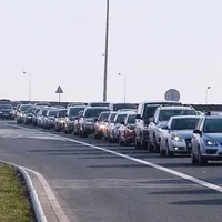 Infotrafic: Coloane de maşini în mai multe zone pe DN 1, spre munte, și pe A2, spre mare. / Foto: stirileprotv.ro