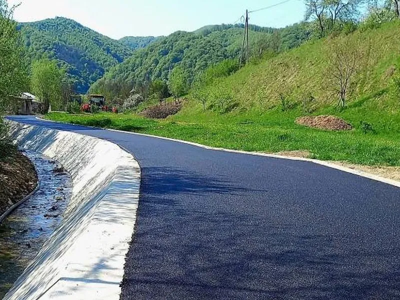 Drum judeţean refăcut cu bani de la stat - Foto: rasunetul.ro