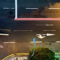 Apar noi benzi de circulaţie pe drumurile din toată Europa, vopsite în roz şi verde. Ce reprezintă - Foto: Profimedia / imagine cu caracter ilustrativ