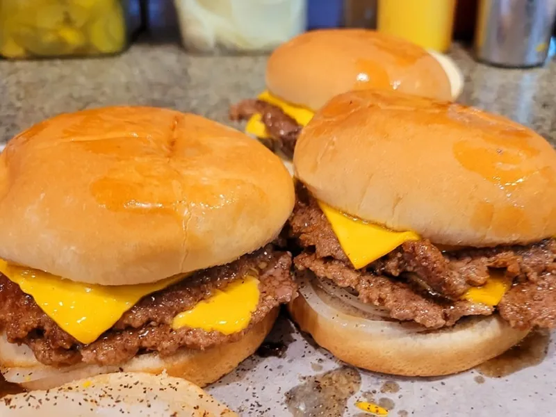 De ce un local prăjește burgeri în aceeași grăsime de 100 de ani - Foto: Dyer's Burgers (cu rol ilustrativ)