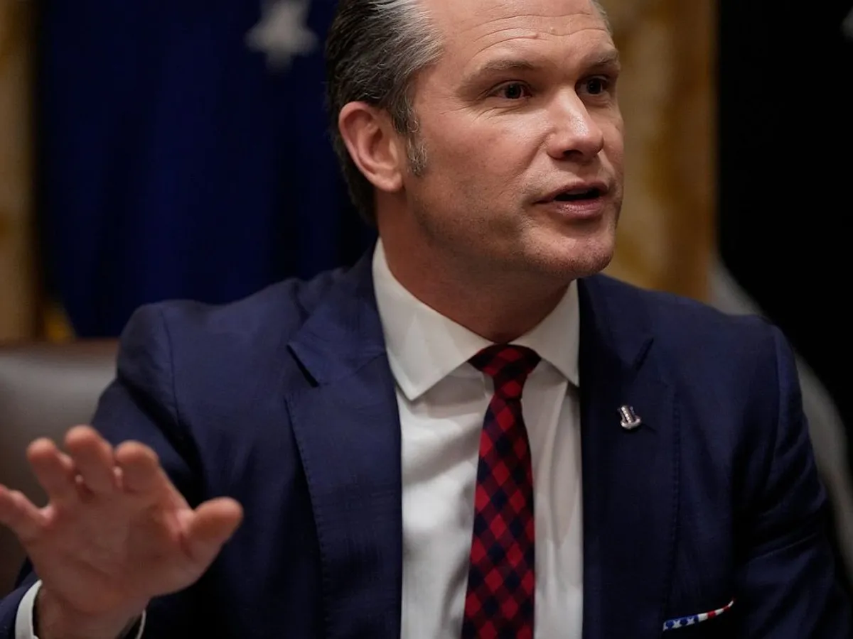 Secretarul Apărării, Pete Hegseth, vorbeşte, în timpul unei şedinţe a Cabinetului - Foto: Profimedia Images
