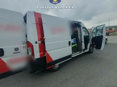 Ce s-a descoperit într-o autoutilitară pe A1? Au intrat pe fir polițiștii de Investigații Criminale