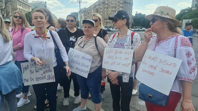 Profesorii nu se grăbesc să încheie greva FOTO: FSLI