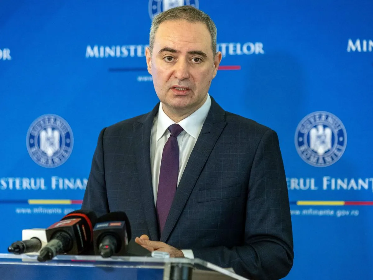 Alexandru Nazare, ministrul Finanţelor, în conferinţă de presă - Foto: INQUAM PHOTOS/Gyozo Baghiu