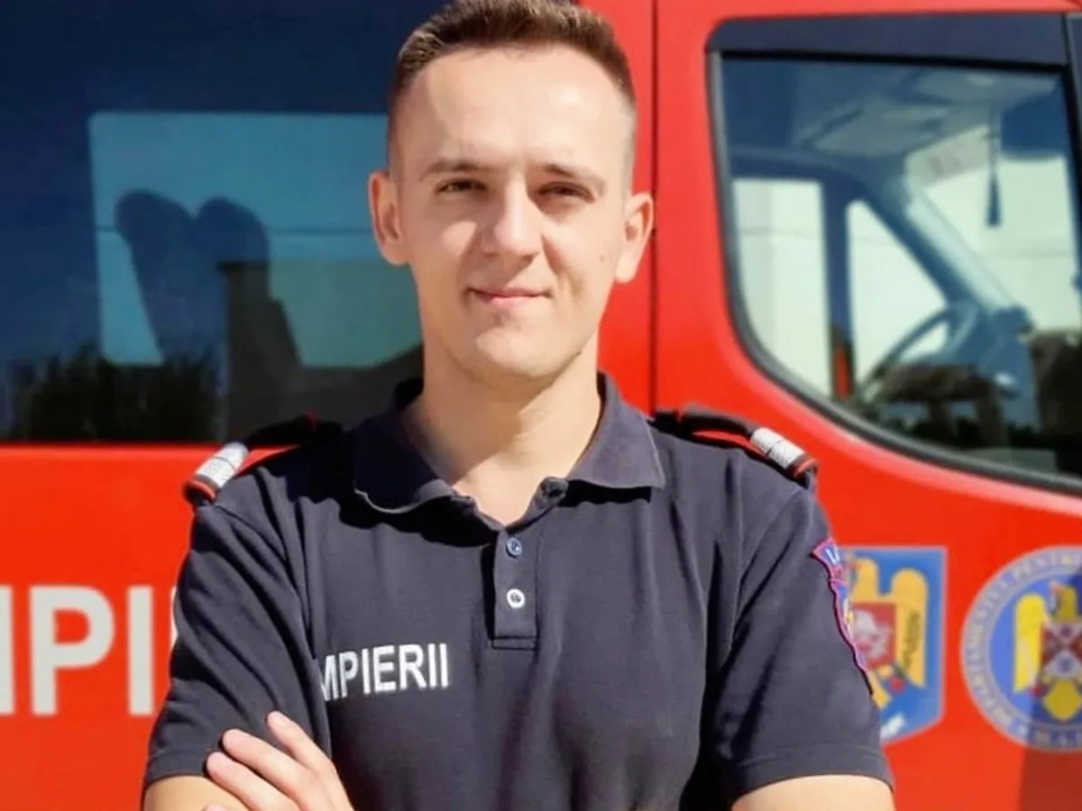 Un pompier român, eroul zilei în Rodos. A salvat viața unui bărbat rănit într-un accident rutier - Foto: Facebook/IGSU