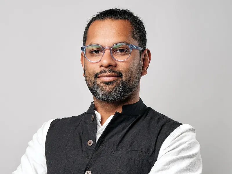 Jeeshan Chowdhury  fondator și director executiv, Journey Colab