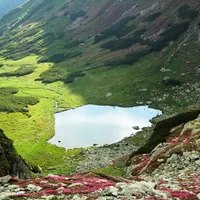 Misterul lacului creat de natură sub forma hărții României. De ce nimeni nu vrea să intre în apă - Foto: maramureș.org