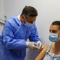 Doar unul din șase vârstnici de peste 80 de ani s-a vaccinat. La copii, doar unul din 33 / Ro vaccinare
