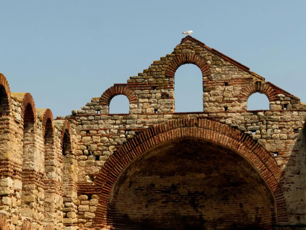 Ruinele Bisericii Sfânta Sofia din oraşul medieval bulgar Nessebar - Foto: Pexels/Netlenka