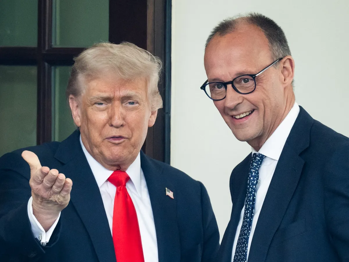 Trump s-a supărat că Merz a criticat războiul cu Iranul. SUA reduc forța NATO din Germania 5.000 de militari