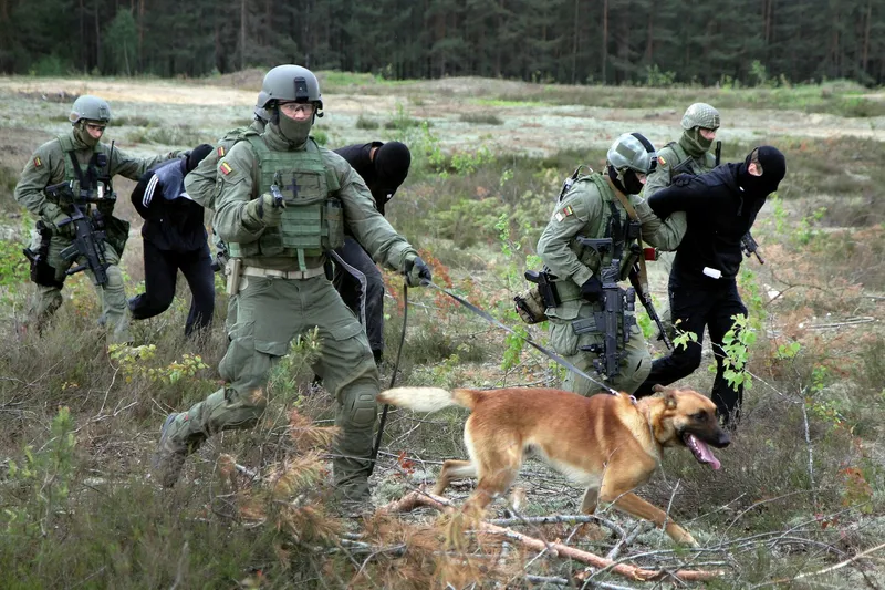 Un grup de agenți ai Rusiei prins în Lituania - Foto: Profimedia Images (imagine cu rol ilustrativ)
