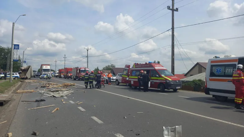 Accident grav la Lețcani, în județul Iași. Mai multe persoane sunt rănite. S-a activat Planul Roșu - Foto: ISU Iași