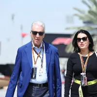 Patronul Ferrari, 78 de ani, și-a dus soția româncă, de 34 de ani, la cursa de F1 din Bahrain. - Foto: Profimedia Images