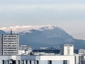 FOTO Fenomen meteo rar. Din București s-au văzut munții aflați la 150 de km. Cum se explică - Foto: Meteo Plus / imagine cu caracter ilustrativ