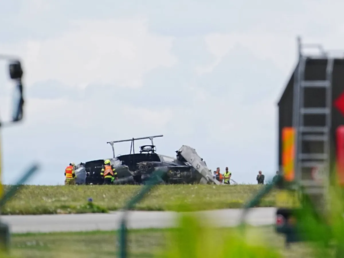 Tragedie în Cehia: Un elicopter militar s-a prăbușit, iar un militar și-a pierdut viața