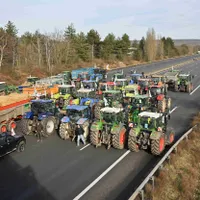 VIDEO 1.000 de tractoare asediază și blochează Parisul. Ripostă cu 15.000 de polițiști și blindate - Foto: Profimedia Images/ Imagine cu caracter ilustrativ