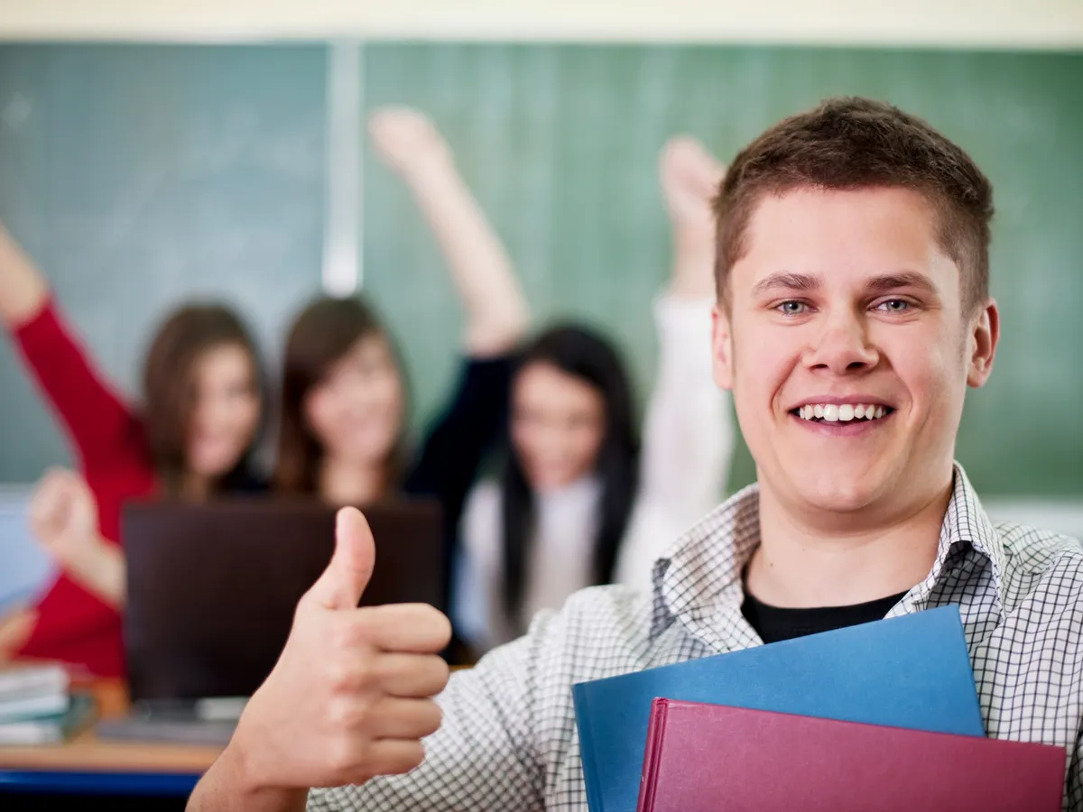 Ministerul Educației propune parteneriate între școli pentru creșterea calității prin lecții și resurse comune