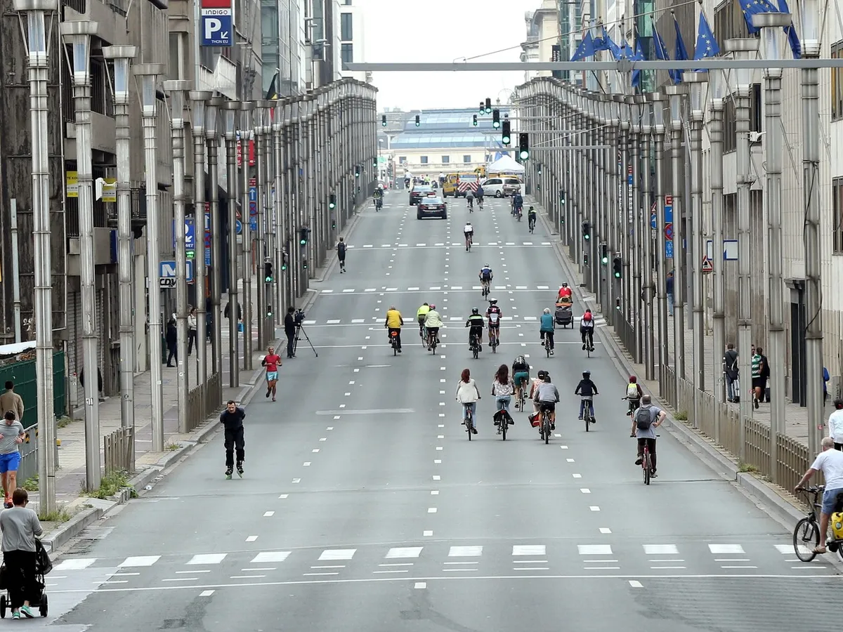 Măsuri drastice pentru penurie de carburanți amintesc de lockdown din criza Covid - Foto: Profimedia Images (imagine cu rol ilustrativ)
