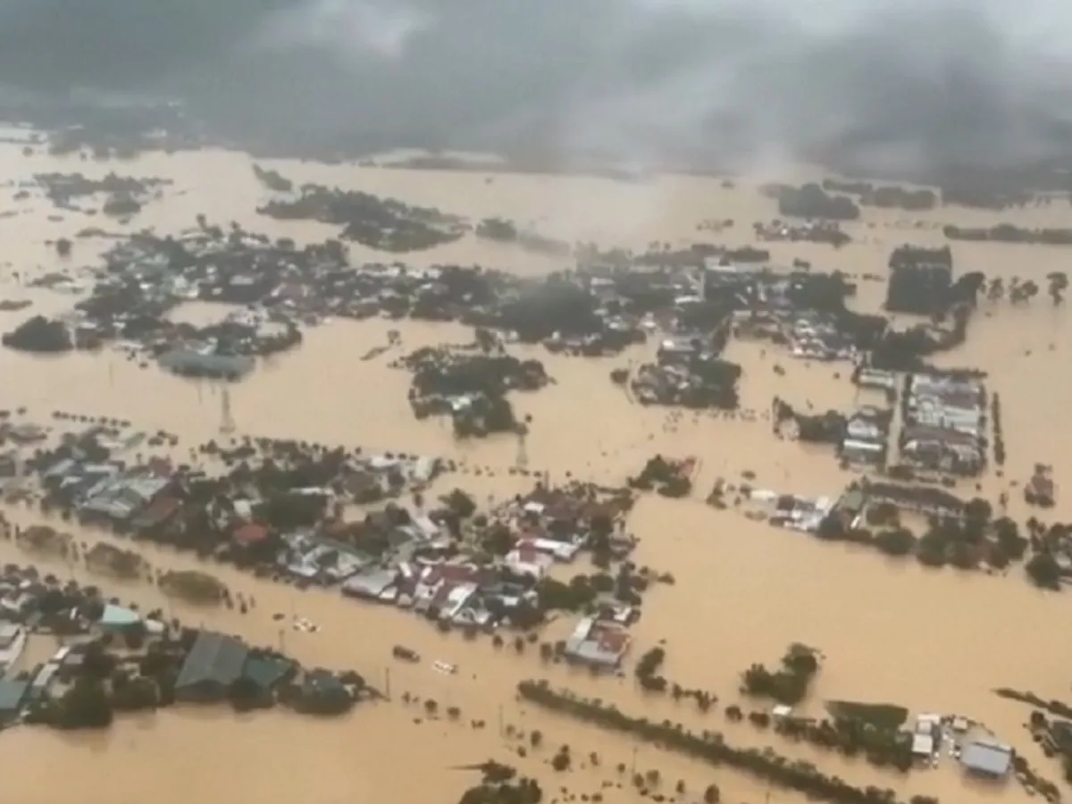 Inundații masive în Vietnam. 90 de morți și mulți dispăruți. Pagube de sute de milioane de lire sterline