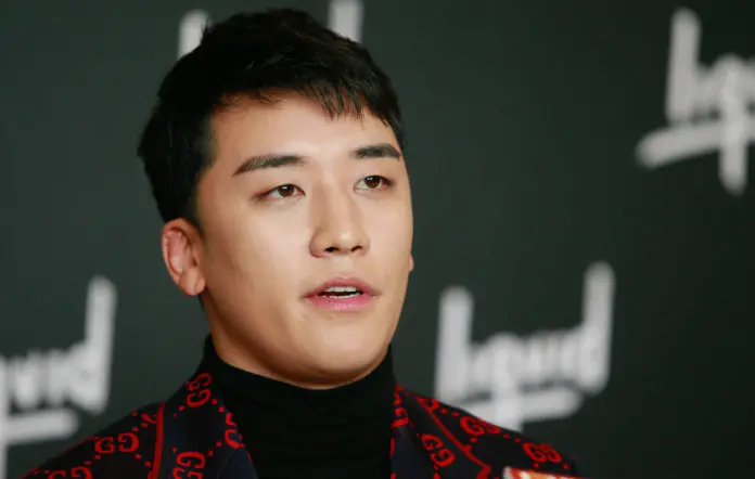 Fostul cântăreţ de K-pop Seungri, „pește” pentru investitori. A fost condamnat la 3 ani închisoare. / Foto: nme.com