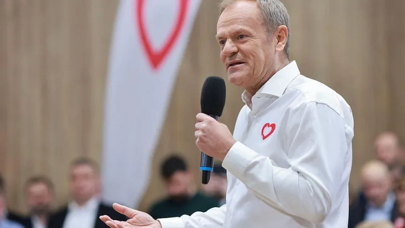 Donald Tusk: Ne asumăm lupta pentru a ne apăra graniţele, ori vom cădea - Foto: Facebook/Donald Tusk