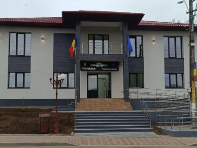 Soțul-primar și soția-viceprimar, salarii de 14.500 lei. Comuna cu 3.500 locuitori, subvenții de 1.000.000 €