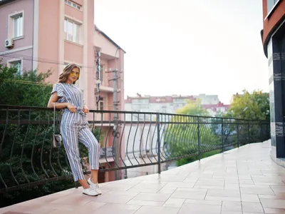 Femeie în bloc - Foto: Freepik