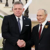 Robert Fico și Vladimir Putin - Foto: Profimedia images