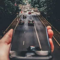 Vindeau maşini online, fictiv. Ce se întâmpla cu banii - Foto: Pexels/Matheus Bertelli