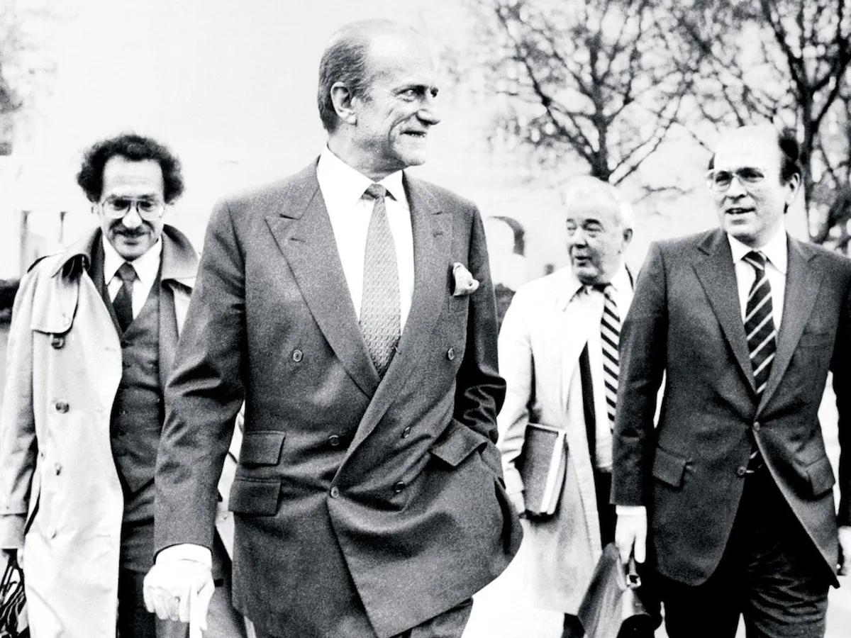 CHICHIȚE AVOCĂȚEȘTI Dershowitz, alături de von Bulow, la procesul acestuia din urmă pentru tentativă de crimă, în 1982