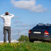 Tânăr „plimbat” pe capota unei mașini în Capitală. Șoferul, acuzat de tentativă de omor - Foto: Profimedia images - Caracter ilustrativ