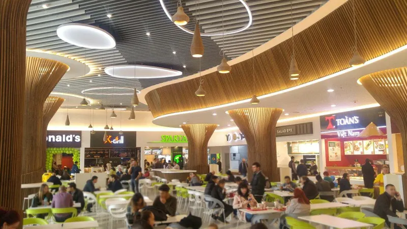 Mall Veranda - Foto: Zile si Nopti