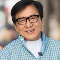 Cel mai iubit actor din filmele cu cascadorii împlinește astăzi 70 de ani. Succesor al lui Bruce Lee - Foto: Getty / imagine rol ilustrativ