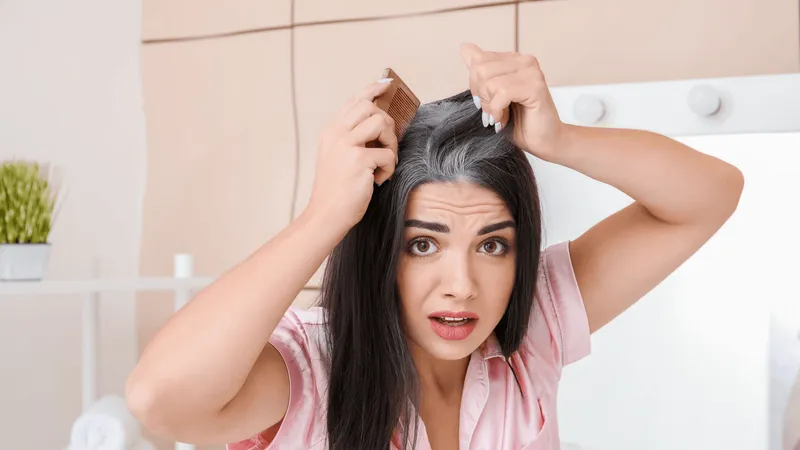 Fructul din casă, remediul natural pentru firele albe. Te scapă după câteva spălări de părul alb  - Foto: Istock / imagine cu rol ilustrativ