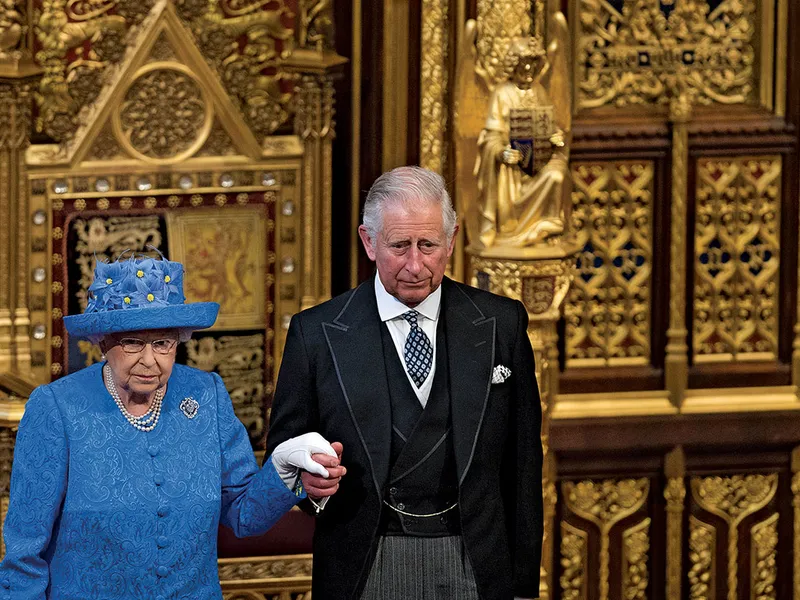 ÎNDATORIRI REGALE Regina Elisabeta și Prințul Charles participă la deschiderea Parlamentului, Camera Lorzilor, la Londra, în 2017