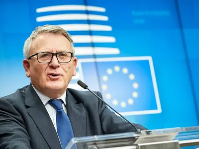 Comisarul Uniunii Europene (UE) pentru locuri de muncă şi drepturi sociale, Nicolas Schmit, a atenţionat asupra unei potenţiale crize sociale după pandemia de coronavirus. / Foto: euractiv.com