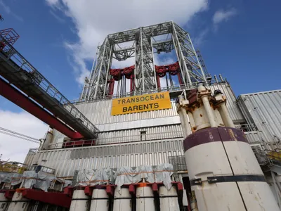 O altă platformă de extracţie gazeiferă, Transocean Barents, operată de consorţiul Romgaz - OMV Petrom, în perimetrul Neptun Deep - Foto: INQUAM PHOTOS/George Călin