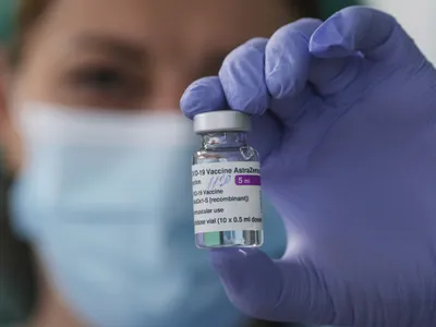 Letonia a suspendat şi ea utilizarea vaccinului anti-COVID AstraZeneca. / Foto: digi24.ro