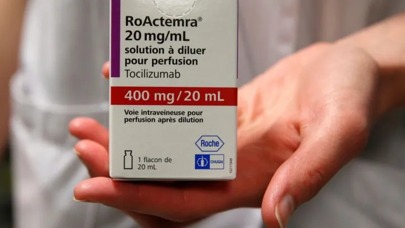 Ministerul Sănătății a repartizat DSP-urilor 4.175 de flacoane de Tocilizumab. / Foto: straitstimes.com