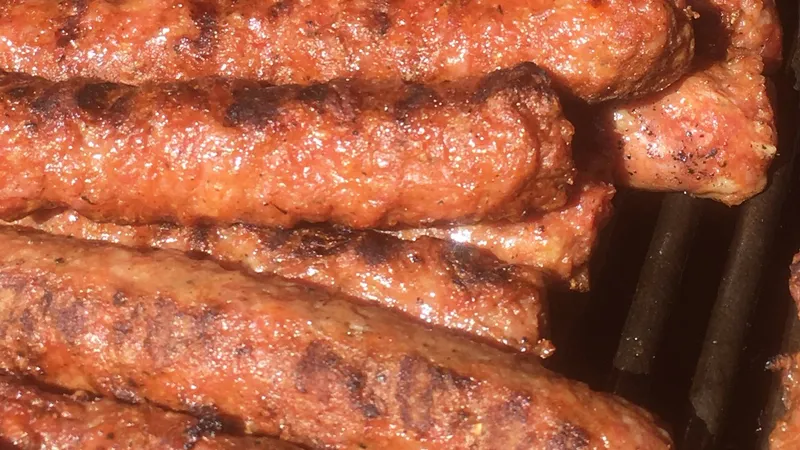 78 de kilograme de mici au fost opriți de la vânzare. Foto: Twitter
