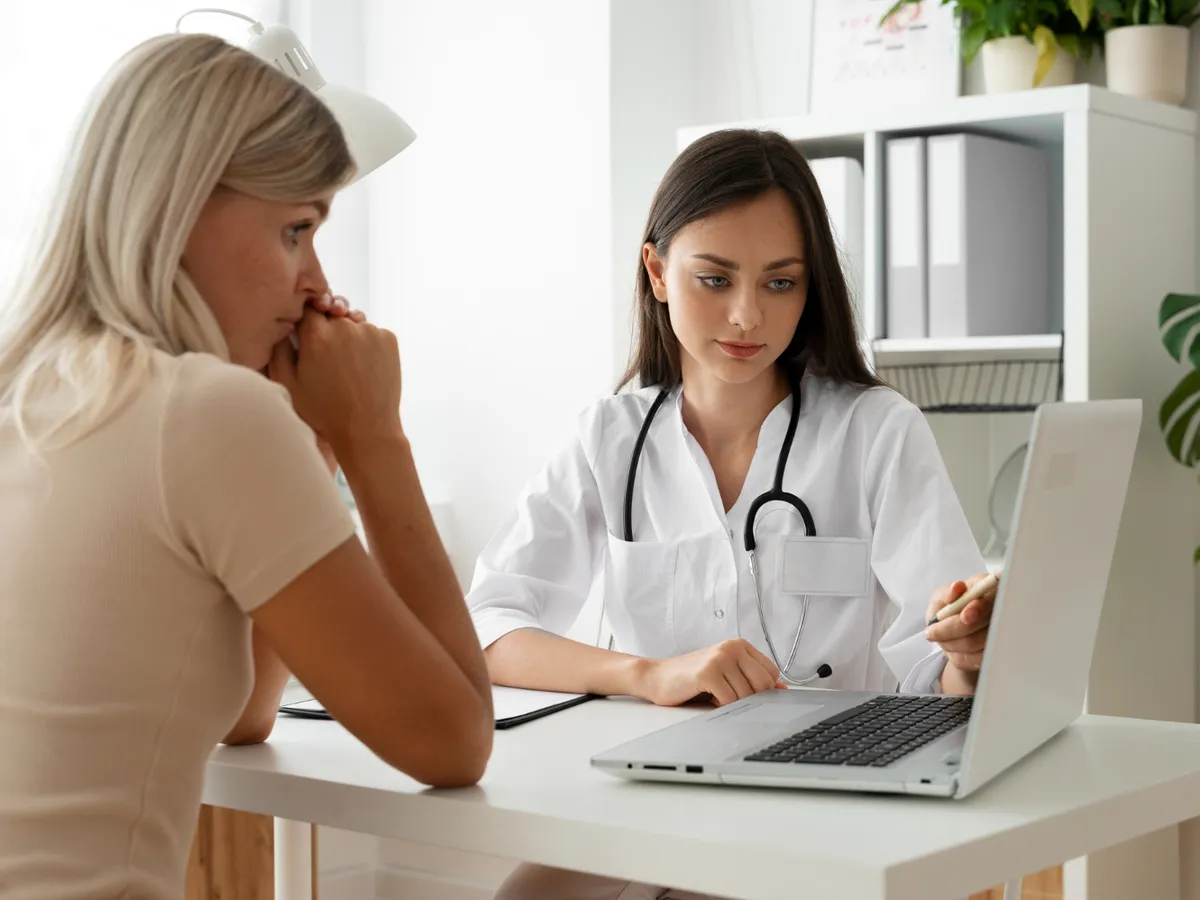 Foto: Medicii de familie vor putea fi validați prin SMS Sursa: Freepik