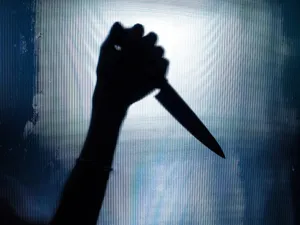 Un copil de 14 ani a fost înjunghiat de tată vitreg băut. Adolescentul rănit în zona gâtului - Foto: Arhiva