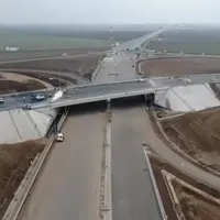 Un pod de pe Autostrada Bucureștiului a fost inaugurat, deși lucrările nu sunt gata - Foto: captură video