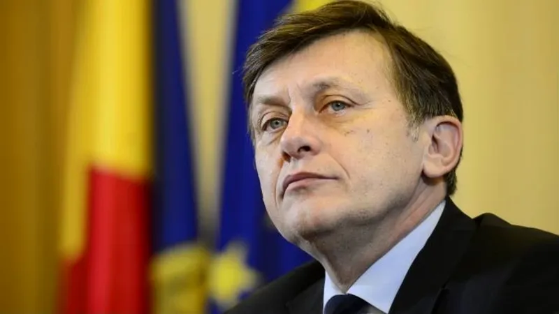 Crin Antonescu a fost etuziasmat de discursul lui Hellvig- Foto: Facebook