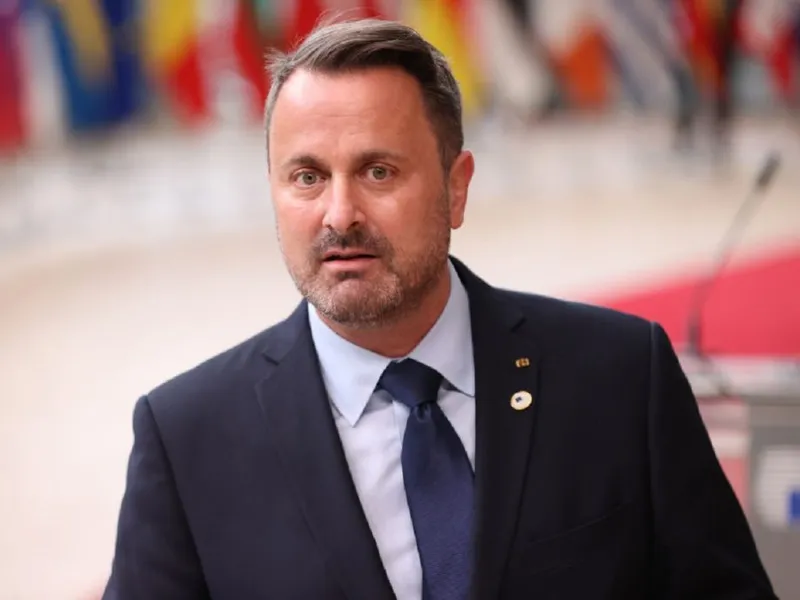 Premierul Luxemburgului, Xavier Bettel, acuzat că a plagiat 96% din lucrarea de diplomă. / Foto: newsmaker.ro