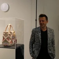 Povestea genții Lady Dior, spusă de Mircea Cantor la Romanian Creative Week. Foto: Romanian Creative Week