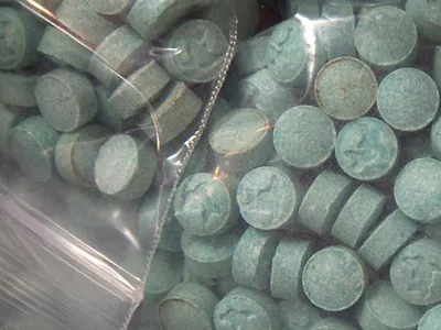 Un olandez şi doi români, care au vândut peste 14.000 de pastile de ecstasy în România, arestați. / Foto: pressalert.ro