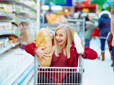 Atenție la promoțiile din supermarket! Un expert avertizează: Nu toate sunt avantajoase. Cum cumperi - Foto: Freepik (rol ilustrativ)